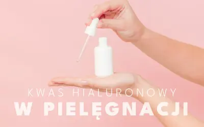 Dłonie trzymają białą buteleczkę z pipetką. Dowiedz się, jak przechowywać otwarty kwas hialuronowy, by zachował swoje właściwości.
